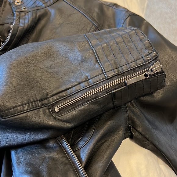 Studio M Black jacket, never worn - Picture 7 of 7